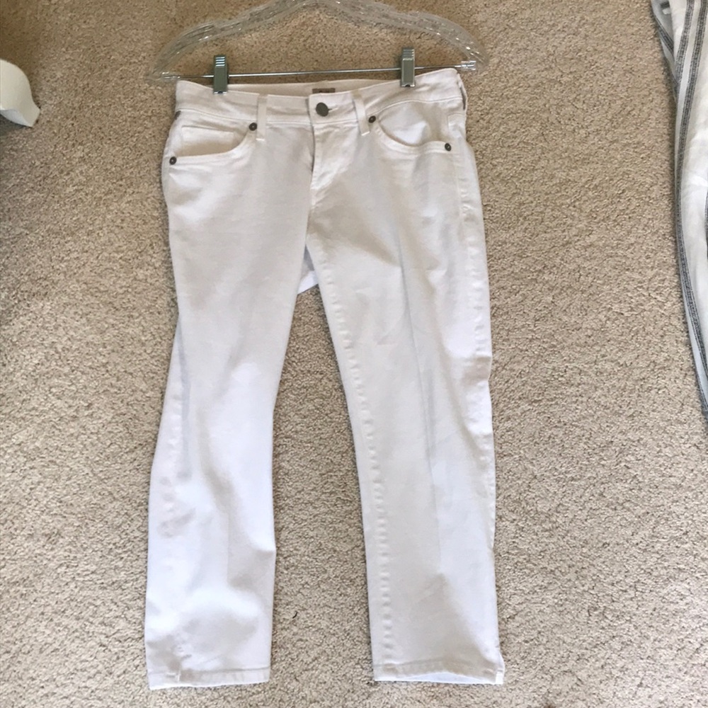 white jeans cropped